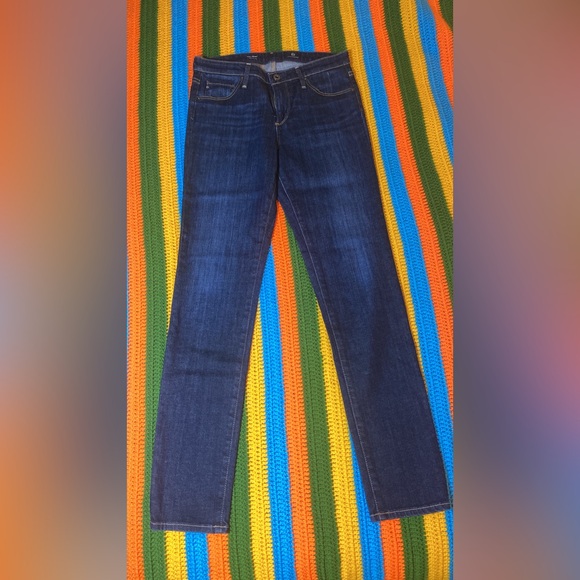 Size 27-27R like new jeans. Price is for one, will post individually - Picture 4 of 13